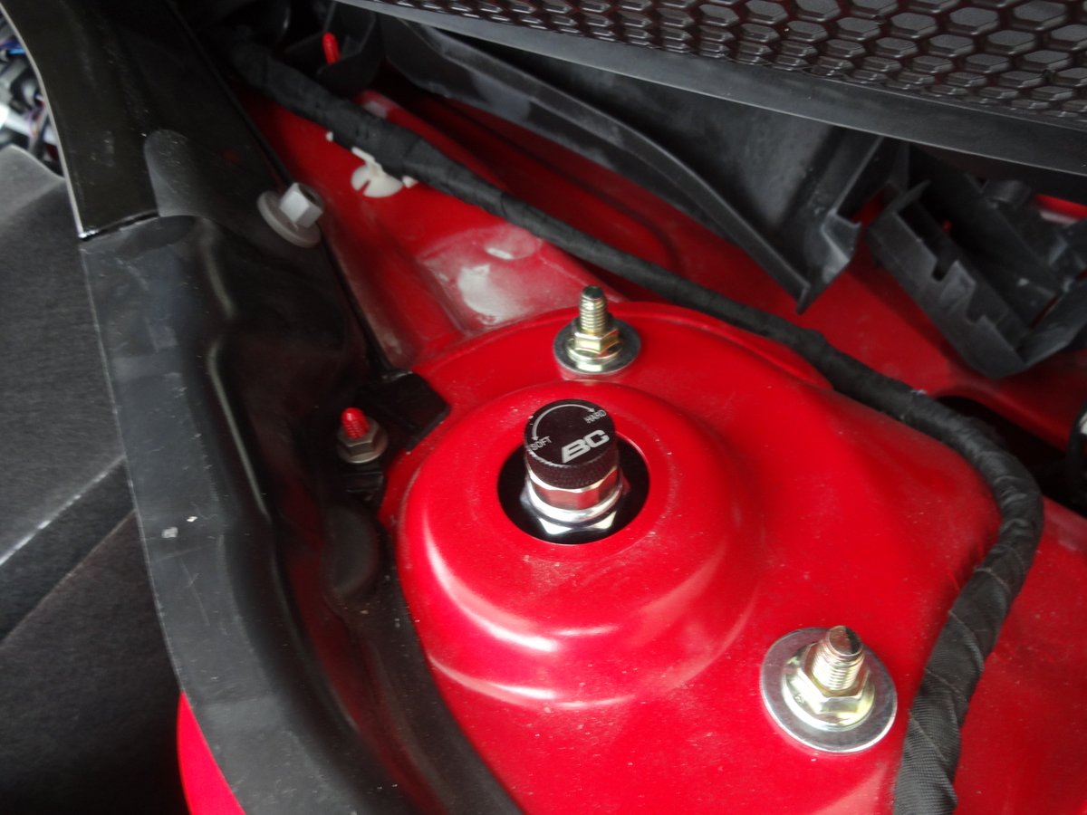 Ellpyone エルピョン racing Br Typeの車高調組みました フロント 約15mmダウン 減衰ソフト側10 リア 約mmダウン 減衰ソフト側13 乗り心地良く 良く曲がる カーブでも怖くないし少々の段差も平気 前後共にそのまま減衰力調整可能 車高調 Ellpyone エルピョン racing Br Typeの車高調組みました フロント 約15mmダウン 減衰ソフト側10 リア 約mmダウン 減衰ソフト側13 乗り心地良く 良く曲がる カーブでも怖くないし少々の段差も平気 前後共にそのまま減衰力調整可能 車高調