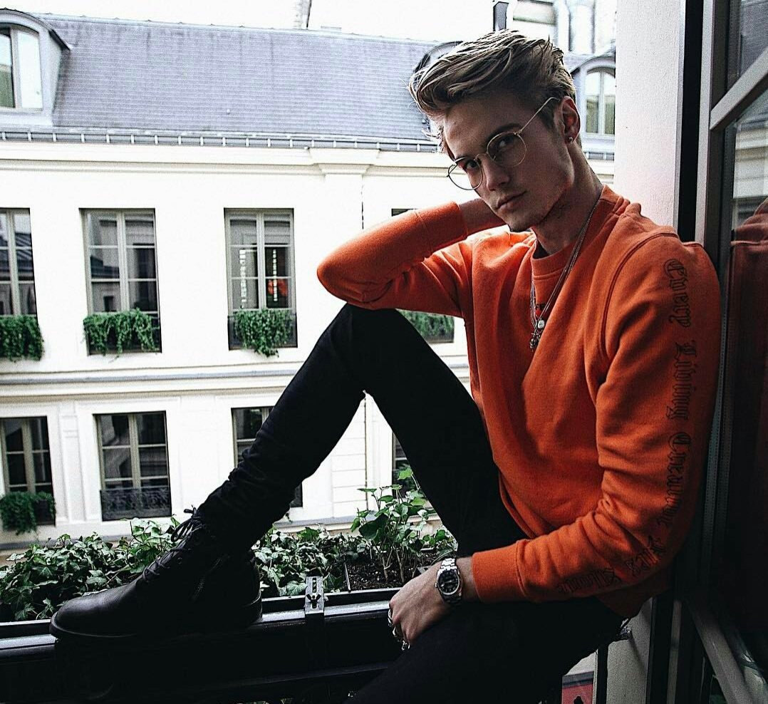 lostindcsire's tweet image. ̲T̲ʜ̲ᴇ̲ ̲s̲ᴍ̲ɪ̲ʟ̲ᴇ ɪs ᴛʜᴇ ̲ᴏ̲ɴ̲ʟ̲ʏ̲ ̲ᴠ̲ɪ̲ʀ̲ᴜ̲s ᴛʜᴀᴛ ᴅᴏᴇs ̲ɴ̲ᴏ̲ᴛ̲ ̲ʜ̲ᴀ̲ʀ̲ᴍ̲ ̲ᴛ̲ʜ̲ᴇ̲ ̲s̲ᴏ̲ᴜ̲ʟ.

            Deхтer Mαɢcoɴ.