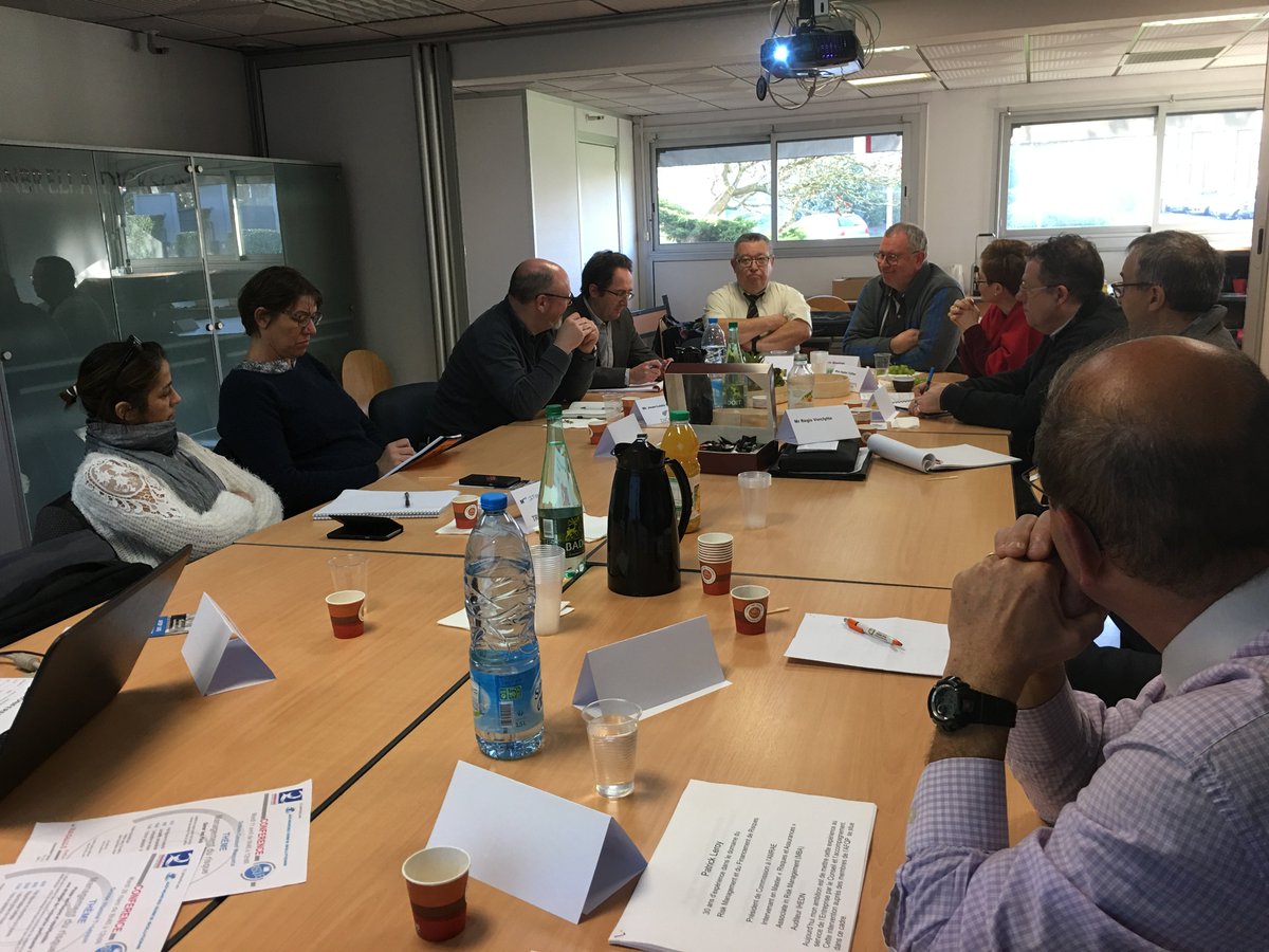 AFQP_HdF's tweet photo. Ambiance studieuse et belle participation hier à la conférence-débat sur le #riskmanagement en entreprise ! #ISO3100 https://t.co/m3Mgk4YMMU