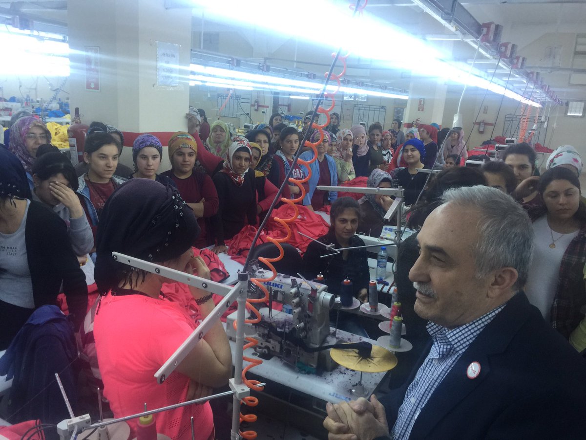 aefakibaba's tweet photo. İlçe teşkilatımız ile birlikte ALP Tekstil Fabrikasını ziyaret ederek  #Referandumda #Evetin önemini vurgulayıp,#YarınlarımızİçinEVET dedik. https://t.co/bv7Wdz7kVi