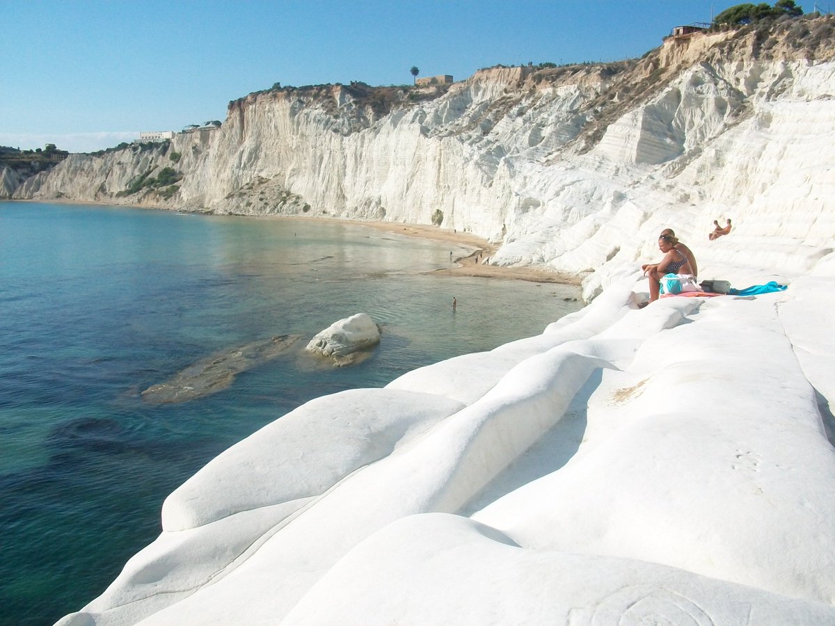 ImpronteNMondo's tweet photo. Vero! La Scala dei Turchi e Favignana stupende entrambe. @toshi_it @ilturista @siciliacb #tbnetalks https://t.co/gZoe5hW2dX