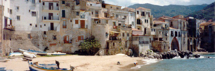 thehotelsphere's tweet photo. @TBnetalks #cefalù e la sua veduta dal mare del borgo marinaro sono quanto di più poetico la #Sicilia abbia da offrire... #tbnetalks https://t.co/asd1bprLUa