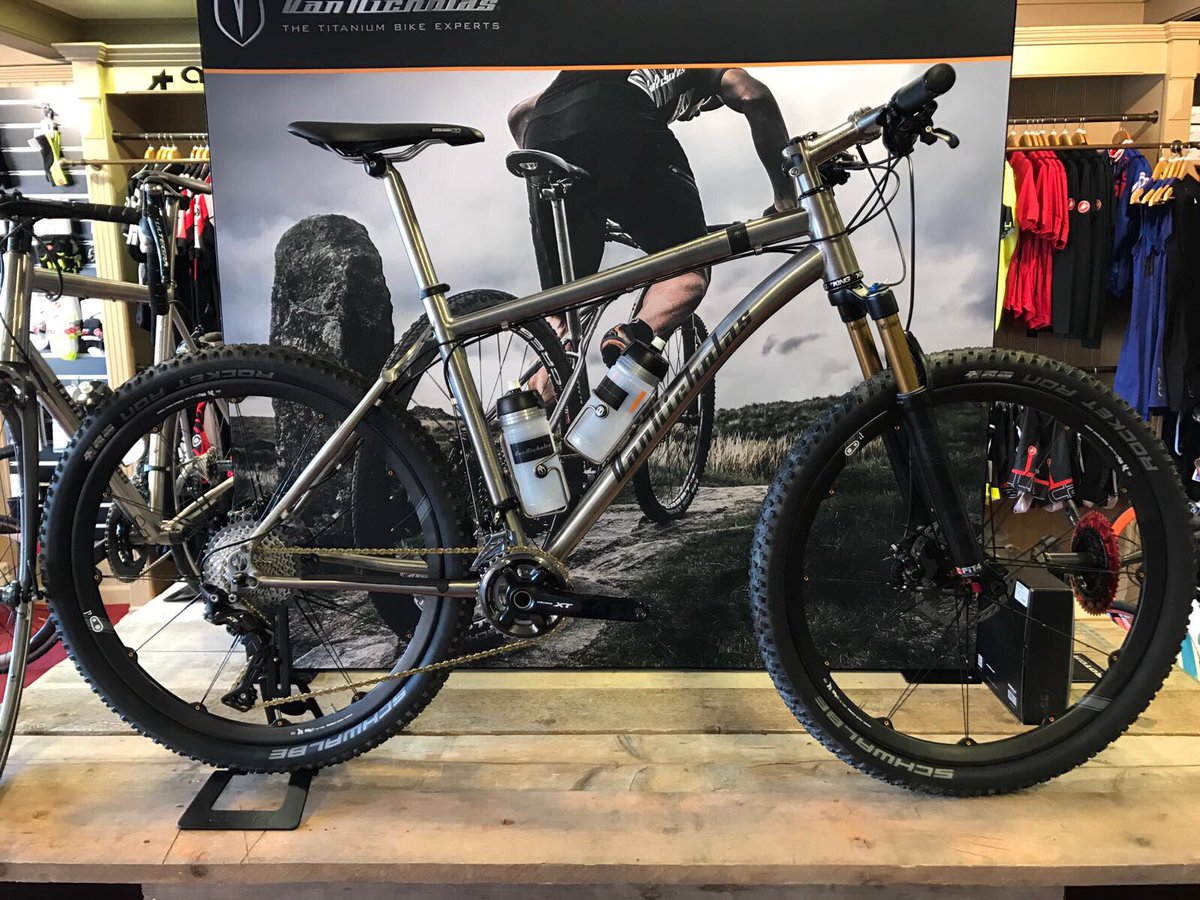HandMadeby's tweet photo. Wij zijn Van Nicholas titanium bike expert. #trots #kwaliteit https://t.co/NbmDYJOqu6