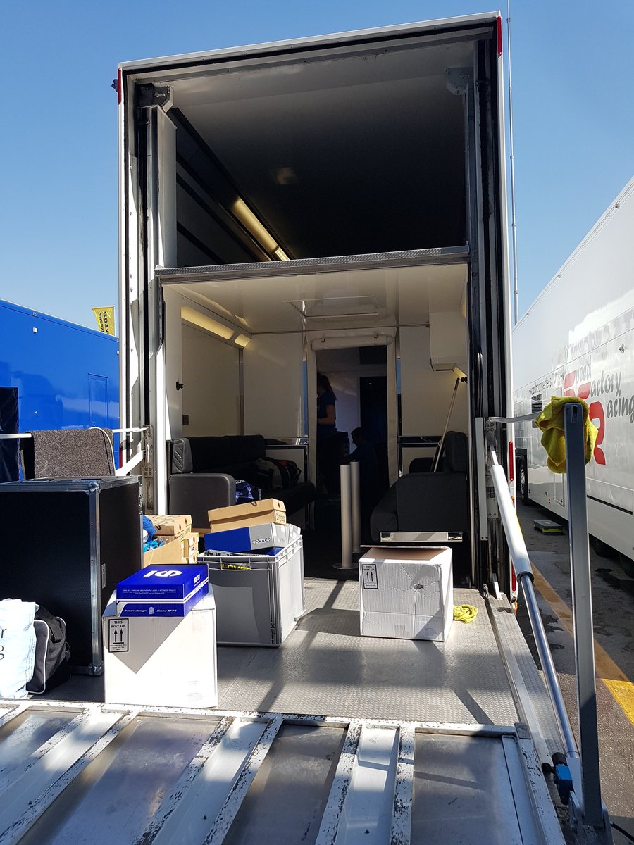 OfficialTFSport's tweet photo. An earlier than expected pack up. Small contact this morning in EuropeanLMS #officialtest2017 #monza #elms and we're done... https://t.co/5AZPciRgZ7
