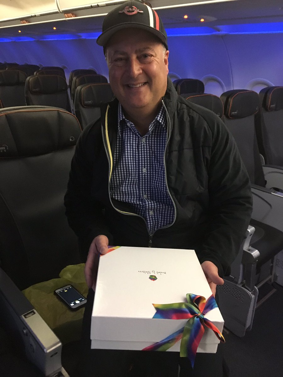 SBenaryMann's tweet photo. Celebrating a Mosaic Customer's Bday! @JetBlue @HelloJetBlue @DonUselmann @Juan_Ruano_ @DocWadeP #JetBlue https://t.co/m63UxUT6VS