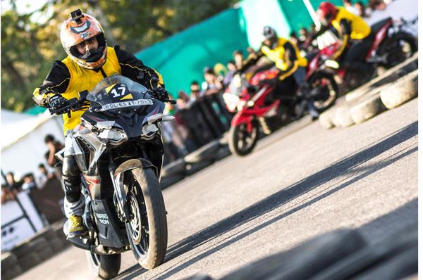 autocarindiamag's tweet photo. #Pulsar Festival of Speed headed to Aamby Valley on April 2: https://t.co/q0LqkGTVAC #PulsarFOS https://t.co/NpR8lCvFpE