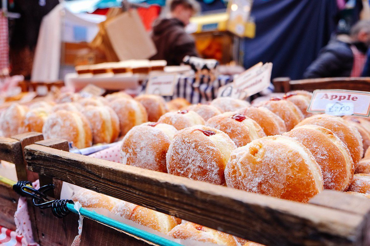 TheVapeWatch's tweet photo. It's coffee and doughnut time! Check out some 🍩 💨 #ejuce #eliquid #vape prices at https://t.co/JDa6yPKznW Enjoy 😋 https://t.co/N8e550mRpy
