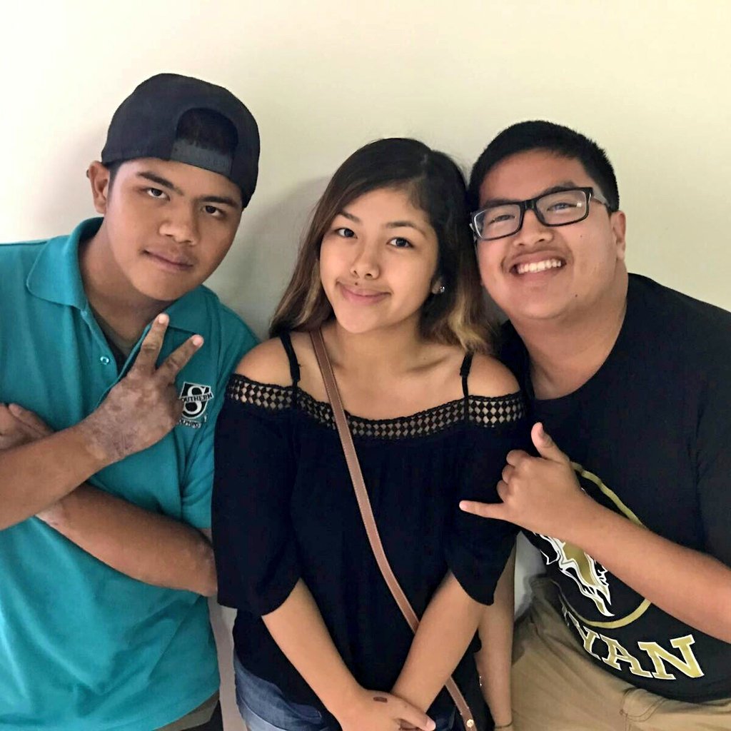 yfyliveguam's tweet photo. All we know is that the weekend will be #CataLIT!! Some more of the #YFYFam 💛💛💛 https://t.co/B1Ar3LDDcL