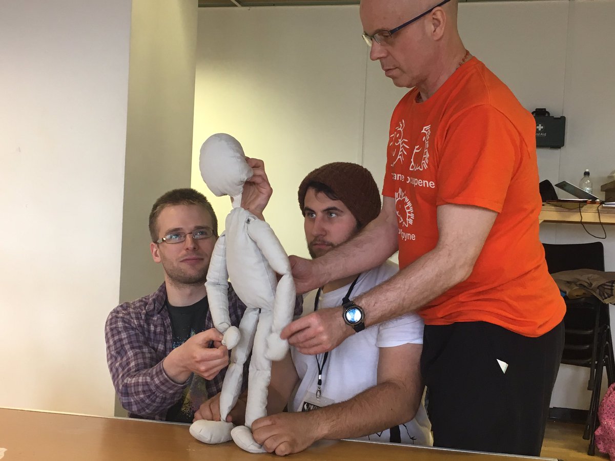 MovingPartsArts's tweet photo. Day one of @1blindsummit three person manipulation workshop at #movingparts2017 https://t.co/IRRJgbO1nd