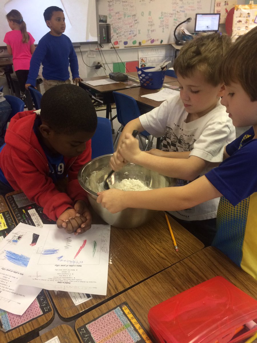 MurraysMonkeys's tweet photo. Making play doh so we can make landform maps! @aolets_go https://t.co/aNvXNqAsEk