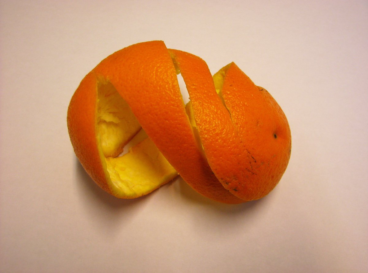 NestleUSA's tweet photo. Food waste, no more! Scientists discover orange peels can be used to filter waste water. https://t.co/MaMorotAK7 https://t.co/YpgW35ftEJ