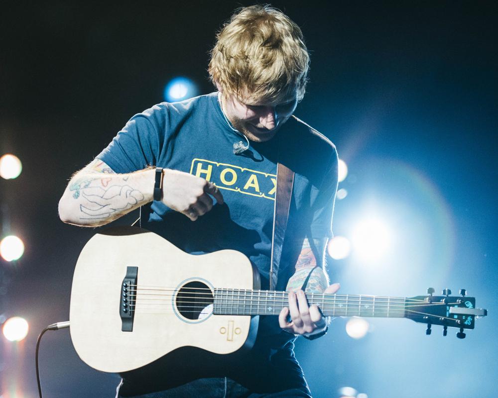 sheerios_py's tweet photo. El día de ayer Ed llevó a cabo un concierto en el Royal Albert Hall por el cáncer en la adolescencia. 
#SheeriosPy https://t.co/xM1125o6y0