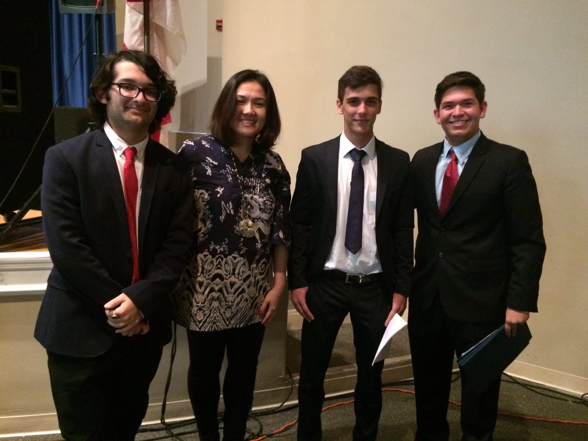 zoechen66's tweet photo. @gulliverschools #Chinese Honor Society officers# Thank you for the outstanding work. https://t.co/d0Z5dxdgCW