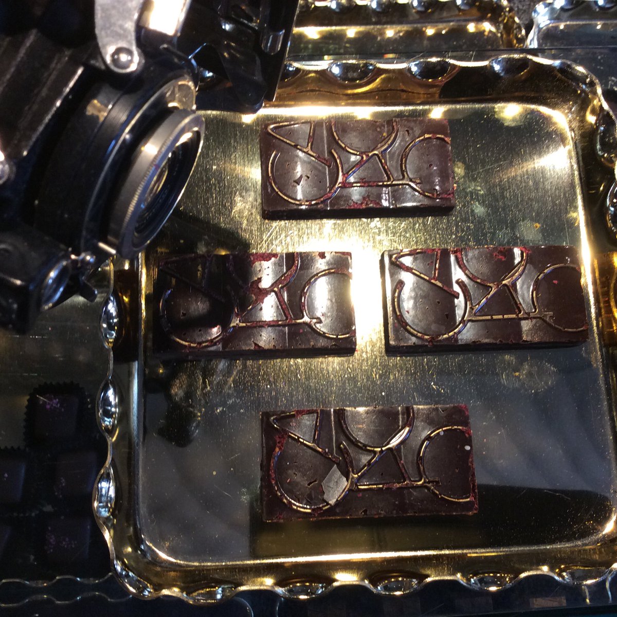 CocoaExchange's tweet photo. Completed, #article50chocolate  90% single estate with bitter cranberries and Fizzing  candy 51%sweet 49%bitter https://t.co/yQAgkguiqW