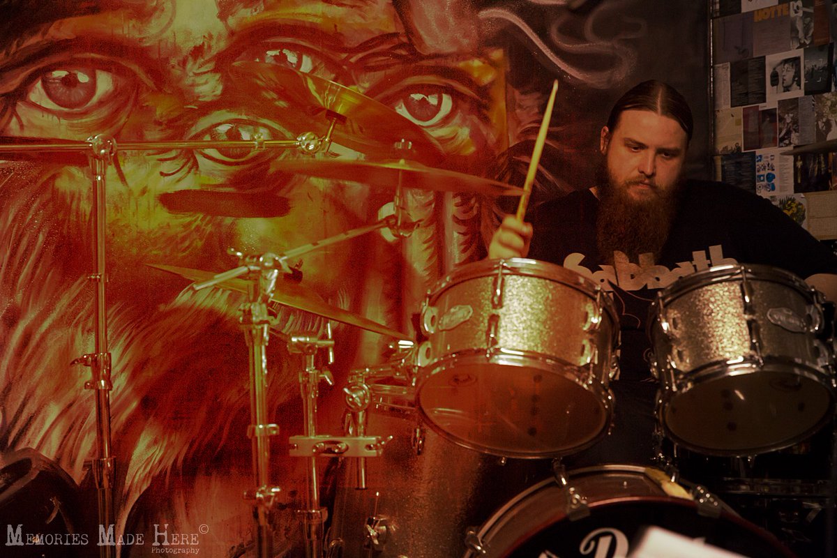 Something sinister is brewing in the Land Down Under. Today, D&amp;S debuts brand new track from new LP by STONE LOTUS! doomedandstoned.com/post/158963323…
