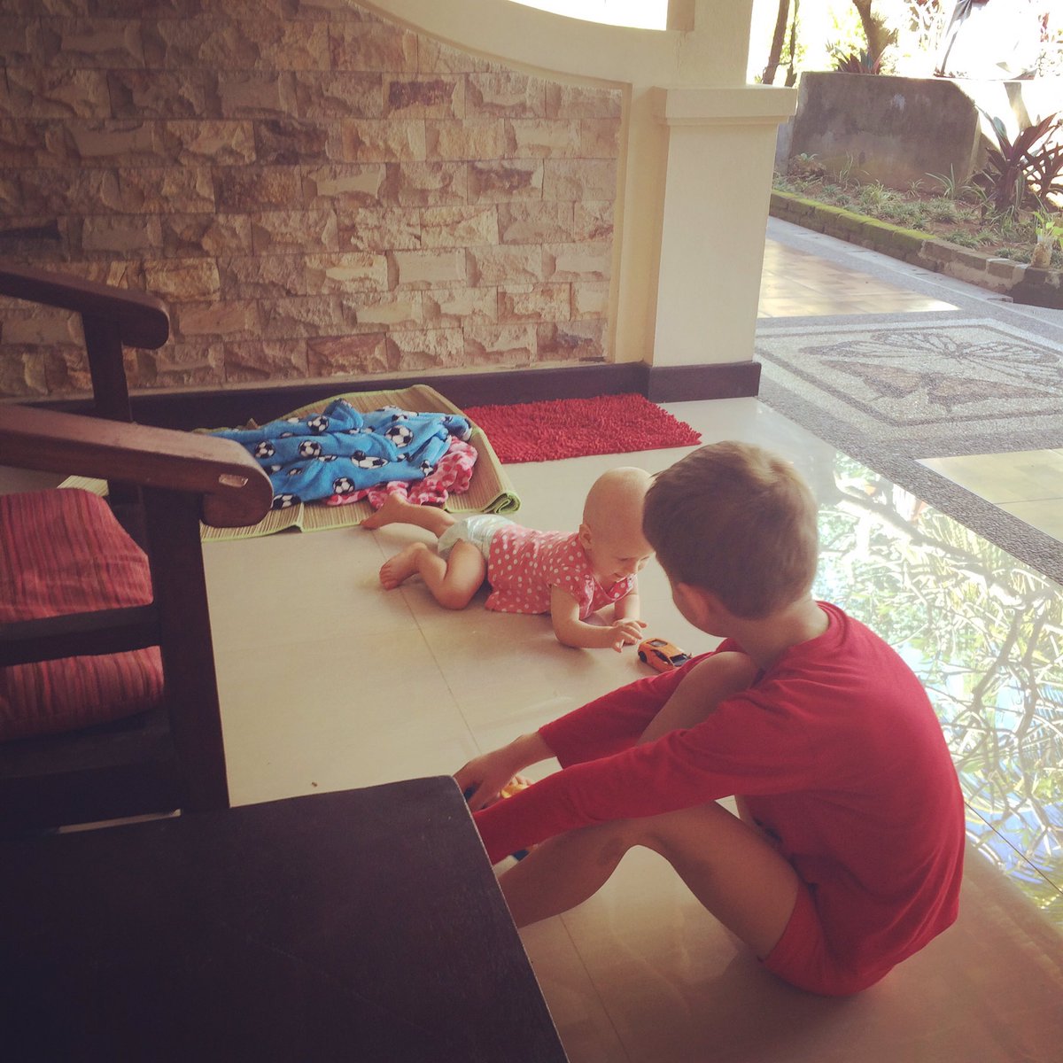 DarnyikSzilvia's tweet photo. #Bali #Indonesia #winter2summer #travel #traveller #travelling #Club11 #momof2 #matchbox #reflection Soccer & Strawberry <3 https://t.co/er3Hg8VXE3