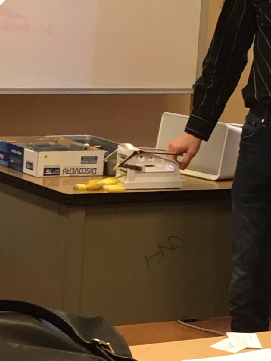Mysterie_v_Ond's tweet photo. Zeer plastisch de leerling in ons huidige onderwijssysteem voorgesteld #veranderwijs2017 #edushock https://t.co/5ClRb4e2Vr
