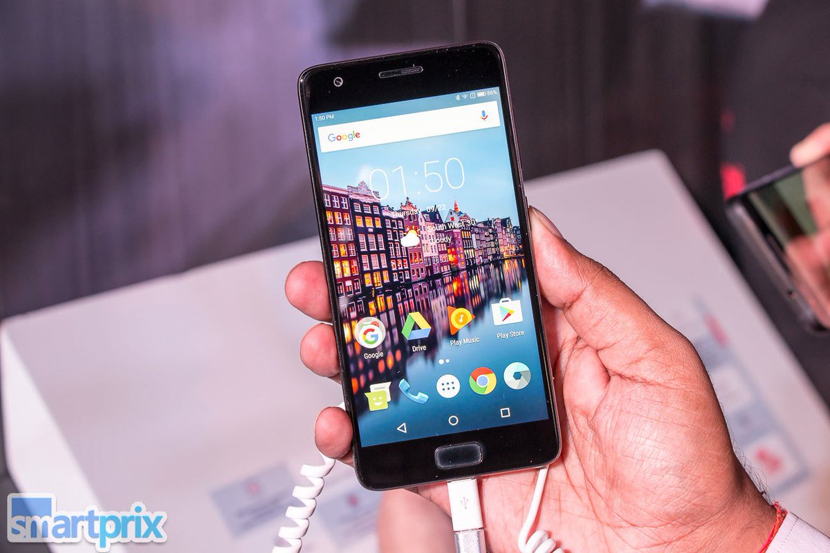 Smartprix's tweet photo. Deal Alert: #LenovoZ2Plus Is Now The Cheapest Snapdragon 820 Phone In India. https://t.co/37d7PmVdoE https://t.co/LbSL1OD53s