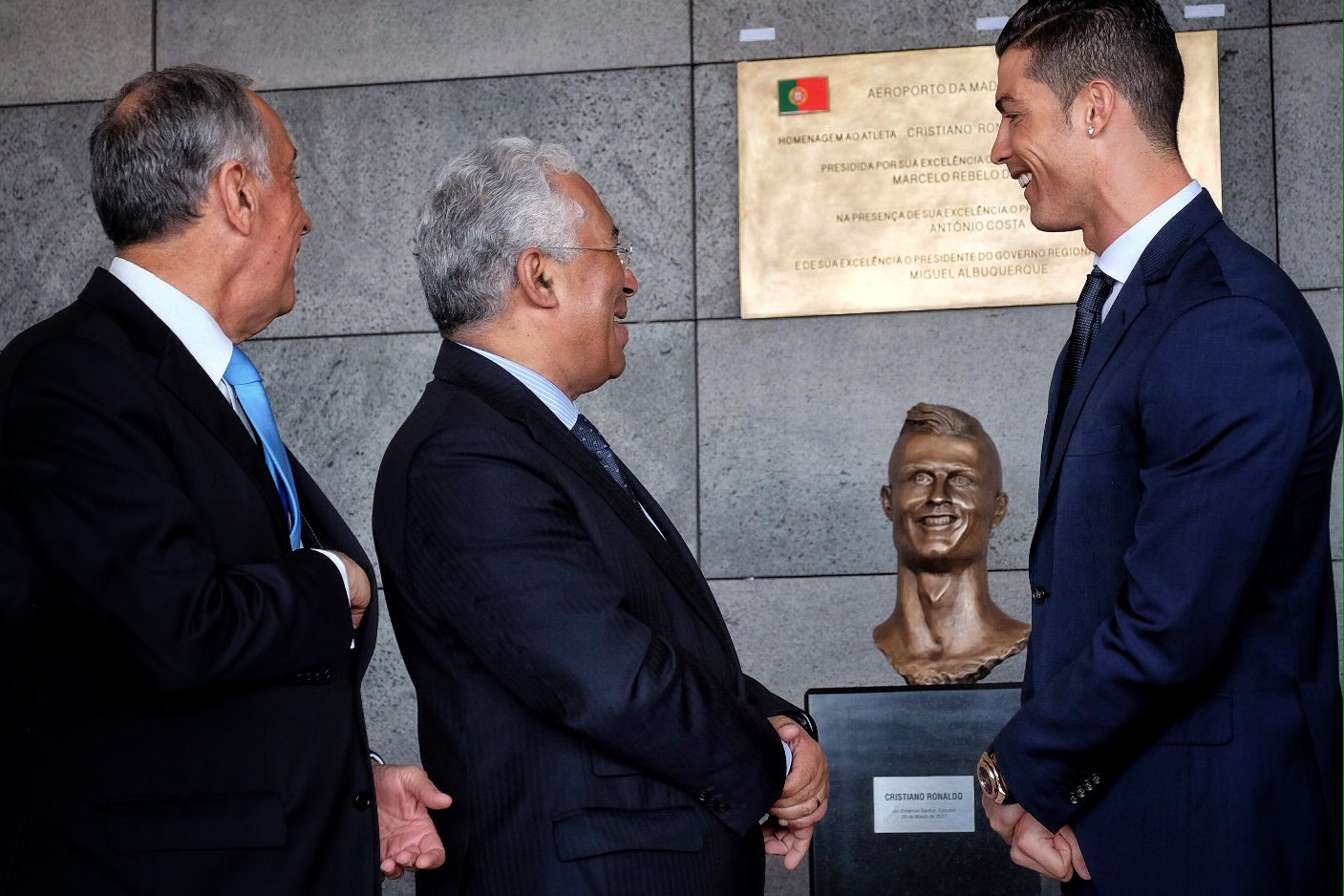 António Costa on X: "Estive esta manhã no Funchal, na homenagem ao  @Cristiano Ronaldo. https://t.co/h7XDa2X0l8" / X