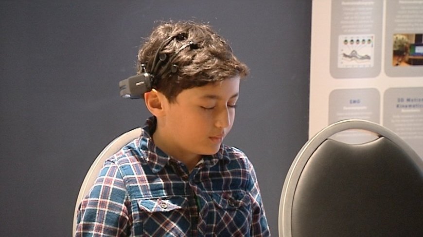 VIGIPHARM's tweet photo. Des enfants hyperactifs aidés ... par un robot. https://t.co/vhAF7aHcfN #humanwaves #robotique #hcsmeufr #hyperactivité https://t.co/w2PuKcaJ11