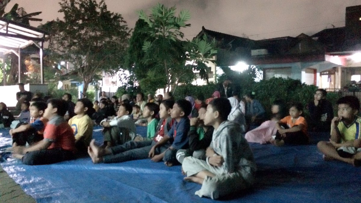 Sedang berlangsung #tontonanngalam di Samaan.