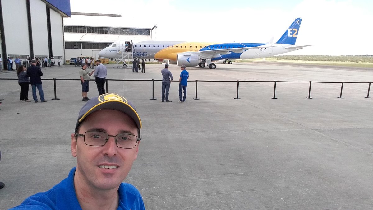 Jefsantana's tweet photo. #E195-E2 #E2firstflight https://t.co/qKnS7MkRW8