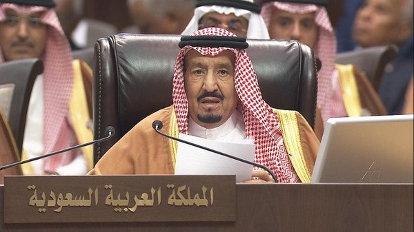 #KingSalman stresses on a peaceful solution in #Yemen ln.is/jybYF by #AlArabiya_Eng via <a href="/c0nvey/">Convey</a>