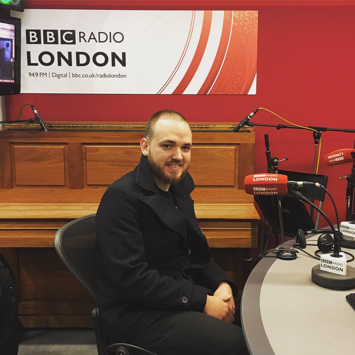 Poetic_Unity's tweet photo. Our team had a great time this morning on the @RobertElms show on @BBCRadioLondon thank you for having us #PoeticUnityRadioTour #Date17 https://t.co/LOfnZHnre4