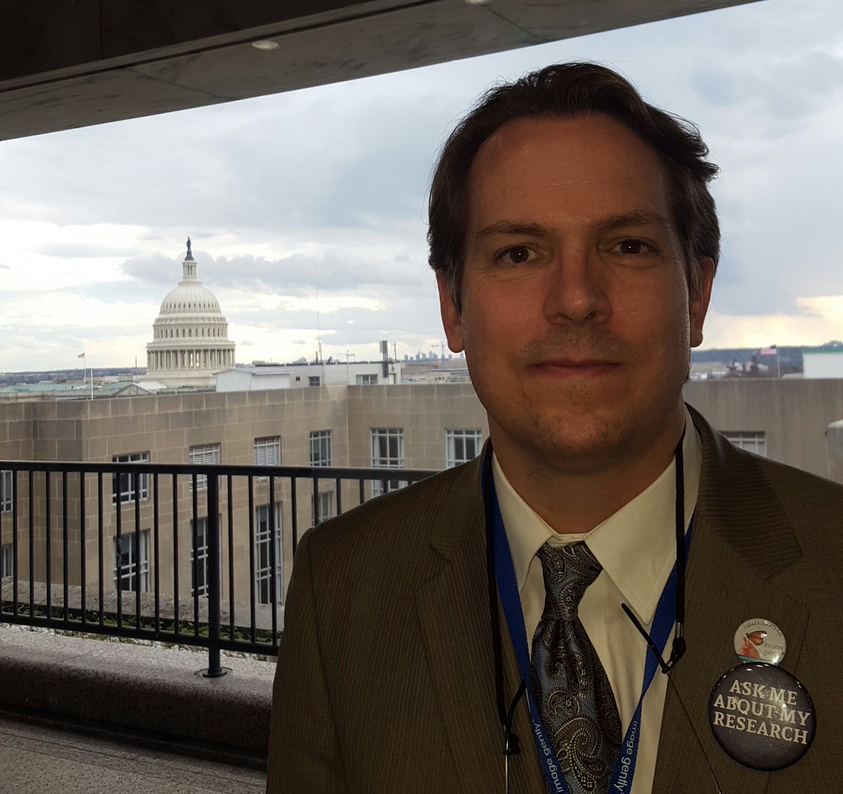 JHUBME's tweet photo. BME's @JeffSiewerdsen headed to Capital Hill yesterday to present how researchers are working to reduce dose in medical imaging. #MedTech17 https://t.co/kX02xBcnOI