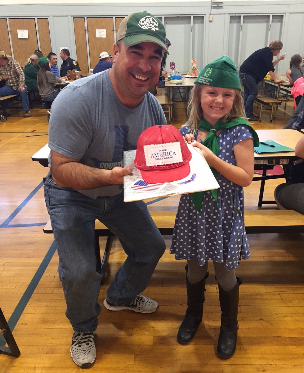 whiskeyslide's tweet photo. @realDonaldTrump we won the GREATEST cake last night @ Angelus Ranus 4-H Club,Cake Auction! #makecakegreatagain, #support4H, #whiskeyslide https://t.co/HJTeYdQJaS