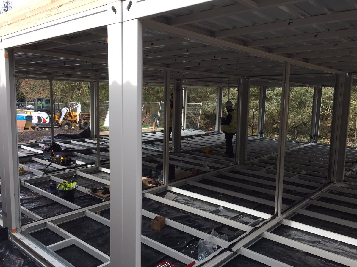 FramDragons's tweet photo. Most of the frame is now up and roof is being put on top. Quick progress! 🐉😀 https://t.co/o0rwoCqIyp