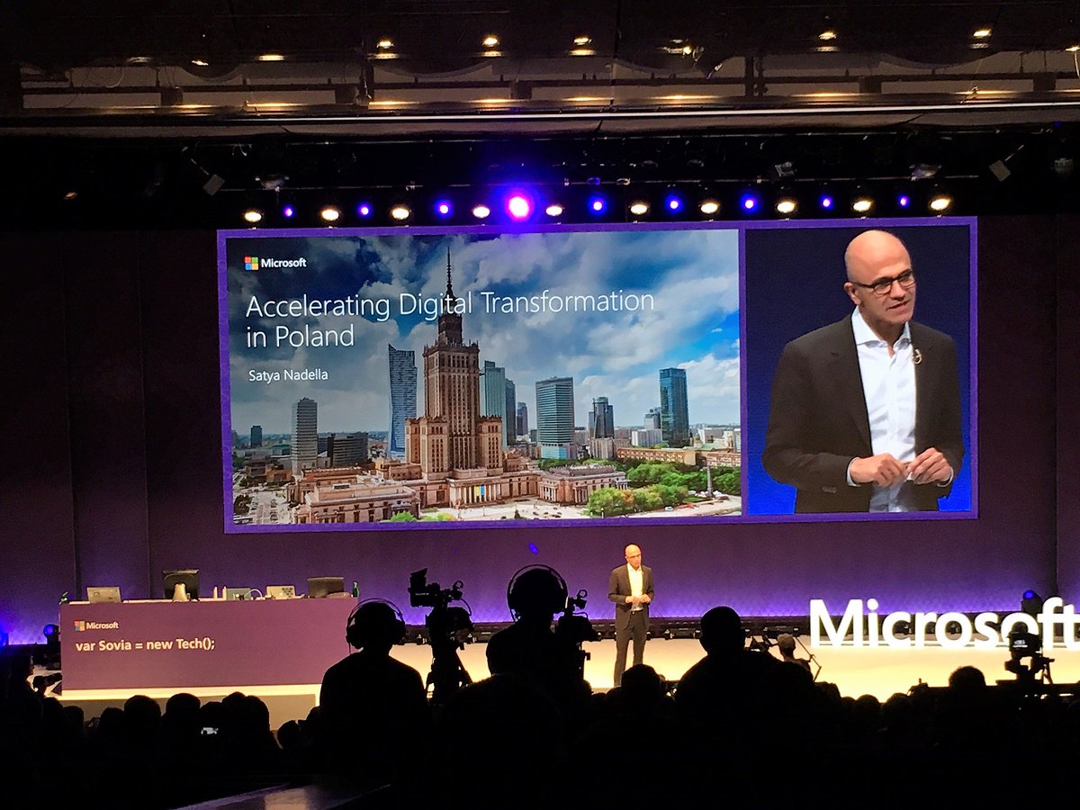 Apollogic1's tweet photo. Apollogic Team at @Microsoft #varSoviaNT #now #technologies https://t.co/jyPmTJsdBh