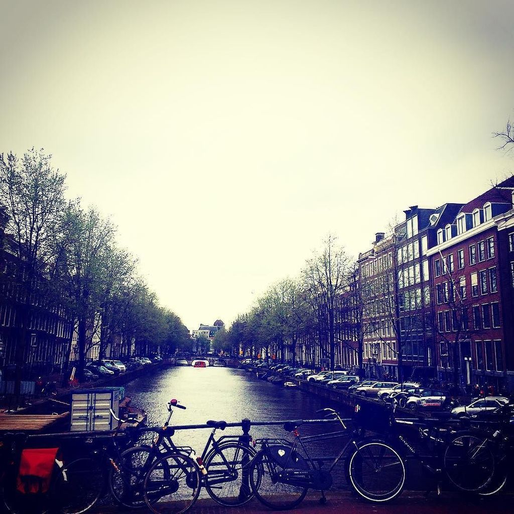 SlimDaliUK's tweet photo. Nine Streets #tihwd #tour #music https://t.co/cdNC6HA0Gl https://t.co/KfnLWzeQK5