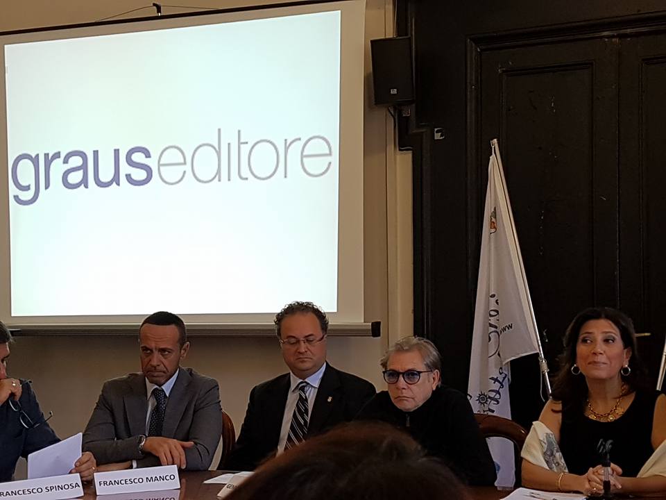 GrausEditore's tweet photo. Crociera della musica napoletana, conferenza stampa a Napoli con Scoop Travel e Graus Editore, ospite Nino D'Angelo. https://t.co/LsoOBeKtbP