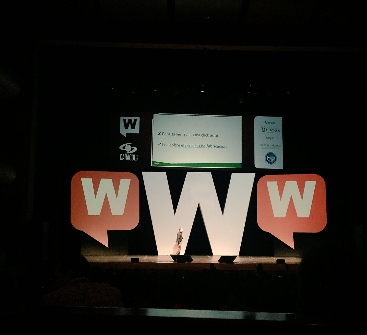 Dosymedioscom's tweet photo. @jfrprr: en #Google importa más poner información útil para el usuario que la cantidad de palabras. #unlockyourfuture #webcongress https://t.co/Ic1BJiEiPC