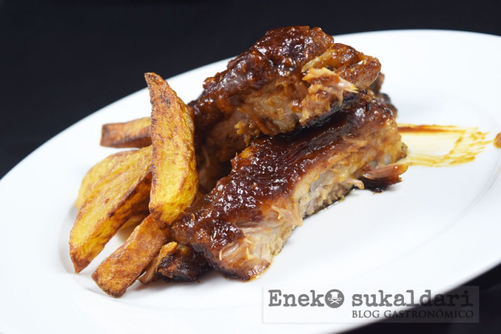 Costillas de cerdo al horno con salsa barbacoa thai enekosukaldari.com/costillas-de-c… #Receta vía <a href="/enekosukaldari/">Eneko sukaldari 🇵🇸</a>