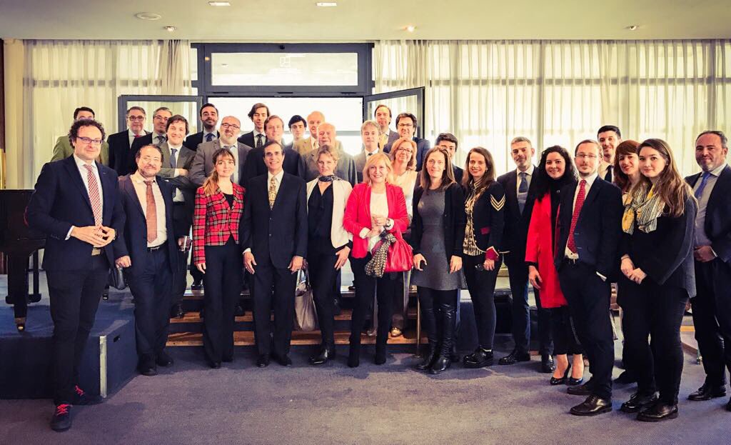 ClubFinanciero's tweet photo. #ForoAgustínArgüelles "El Divino" del Comité #NuevasIniciativas, @cordeiro #longevidad y #criopreservación humana con @fdebasa. https://t.co/nQHUoYznTH