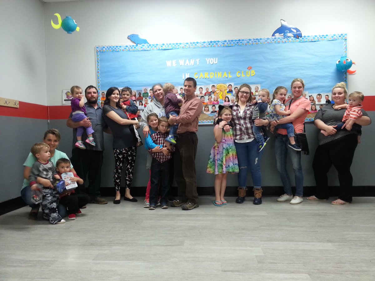 KYbornlearning's tweet photo. We love celebrating familes who attend their Born Learning Academy!  Waco Elem had a great first year in Richmond KY.  Congratulations! https://t.co/jedDneCetc