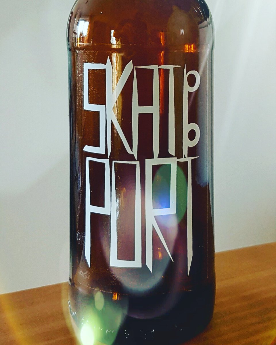 SKATEPORT's tweet photo. Beer no.2 in the Skateport craft beer range. Massive hops with mega alpha acids and 5.4% alcohol. #CraftBeer #craftbeerhour #skateport #APA https://t.co/6ukdiH2qkX