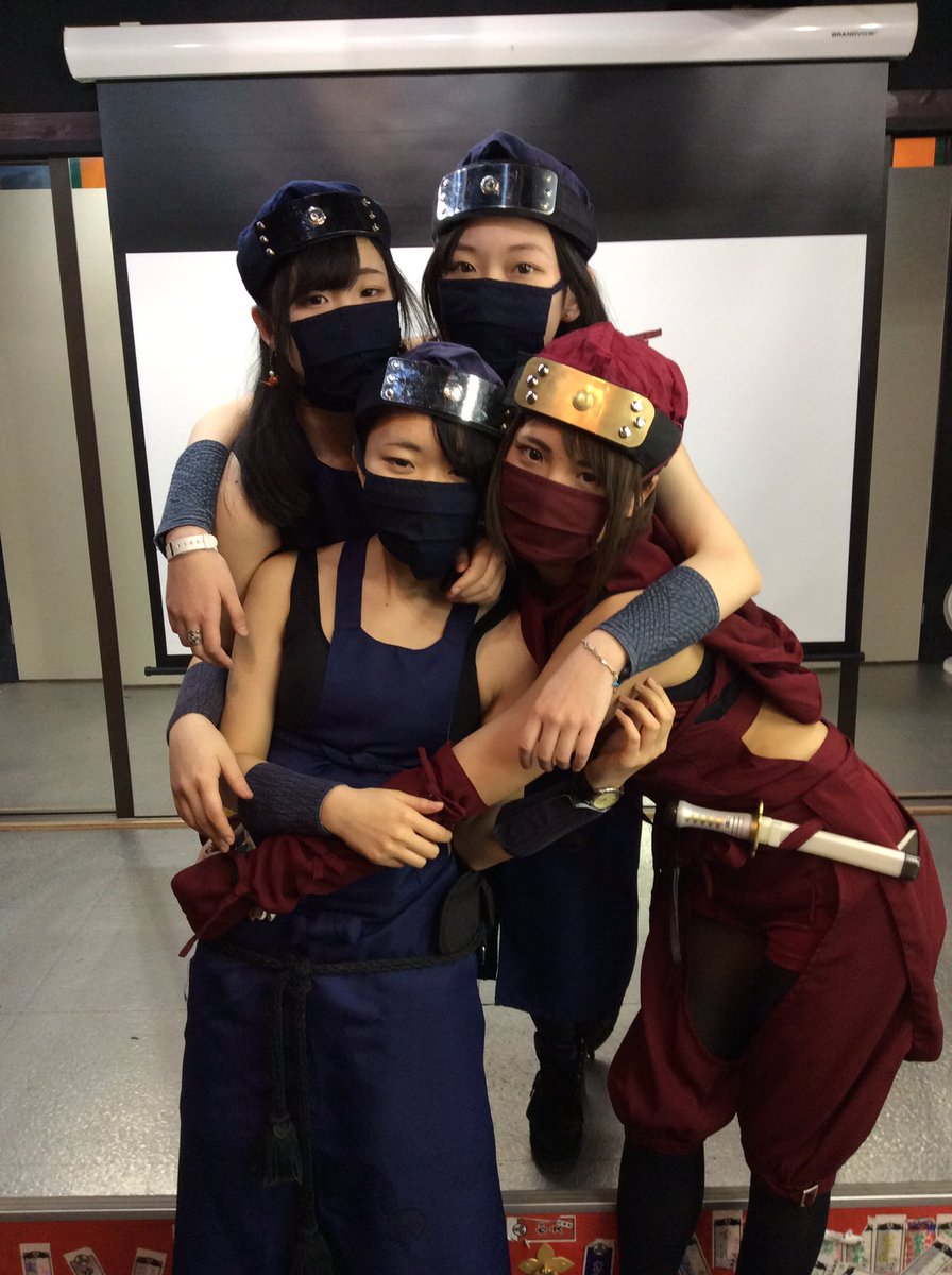 O Xrhsths 秋葉原 不忍カフェ Ninjacafe Sinobazu Sto Twitter 卍不忍カフェ２号店卍 本日もご入門ありがとうございました 初忍見習いいっぱいデー 全員はちがねにまるぽちついてる笑 明日 3月30日 ラップ界のカリスマ 呂布カルマさんが2号店に来るかも