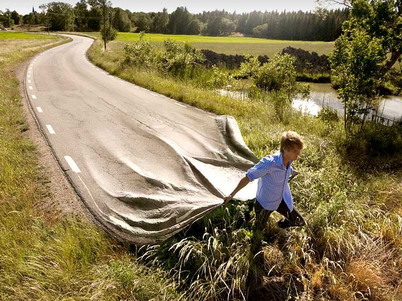TEDTalks's tweet photo. How a Photoshop wizard creates impossible photos: https://t.co/enJvSWn3T2 https://t.co/3oSkVVN81x