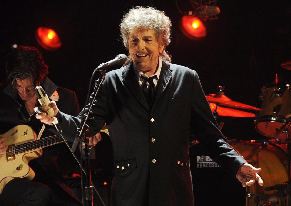 BostonGlobe's tweet photo. Bob Dylan will accept his Nobel Prize https://t.co/dr9V4eo3XD https://t.co/PScD4UjqF8