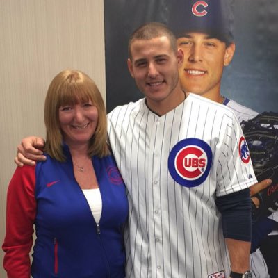 KLehnus's tweet photo. #NewProfilePic Used this picture last year, @Cubs @ARizzo44. Ready for 2017. #superstition #NotChangingAnything #BackToBack #ThatsCub 💙⚾️❤ https://t.co/vmSo8dKGkB