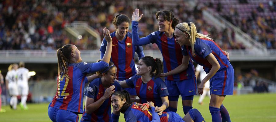 A3Noticias's tweet photo. El Barcelona hace historia y accede a las semifinales de la Champions League femenina https://t.co/DpU47tSn5o https://t.co/GTFBeH5eQ9
