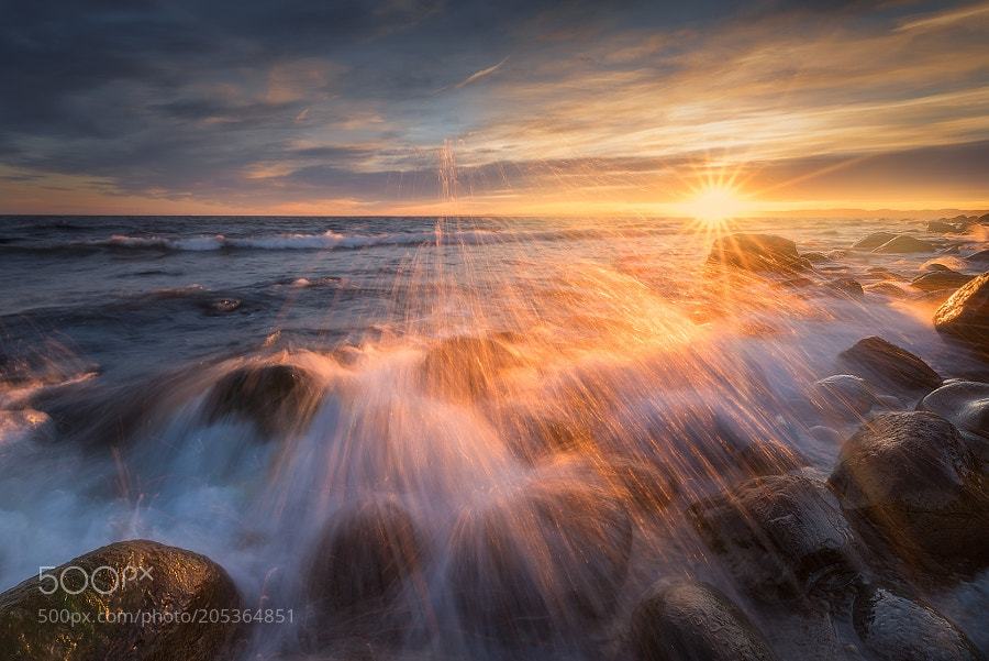 320dpi's tweet photo. Splash par OleHenrikSkjelstad https://t.co/Zbvot7lYcP via #photo #landscape #amazing https://t.co/E6kPm0XKYm