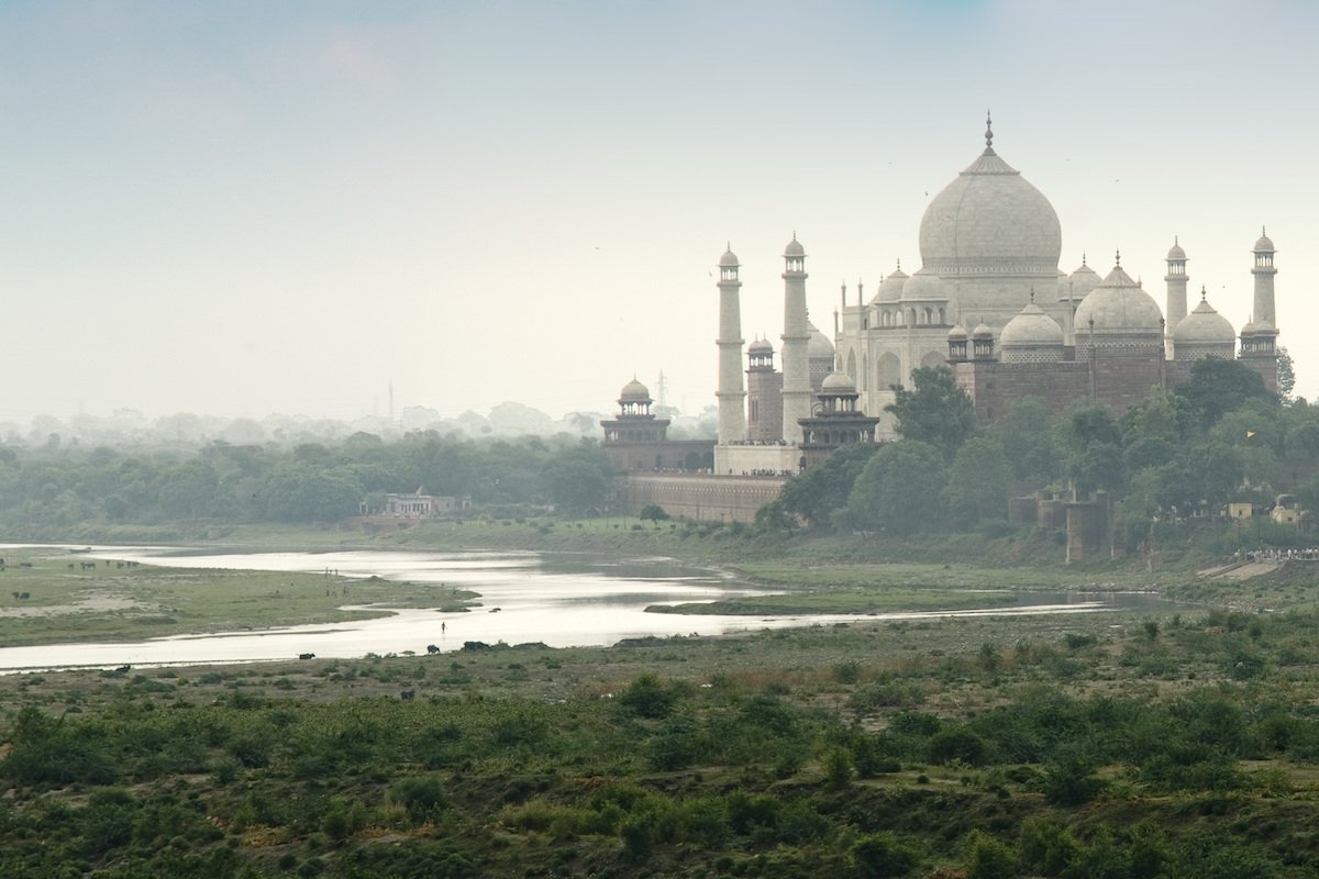 Geographical tweet media