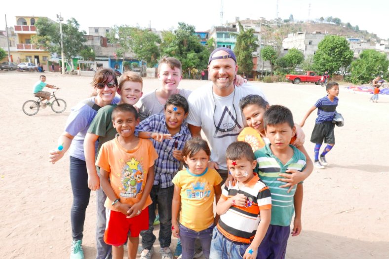 CK_Ministries's tweet photo. The King family served on a #MultiplyGlobal team in Guatemala last Summer.
This Summer, we're headed back! Consider applying to go today. https://t.co/vXLrJqpTMI