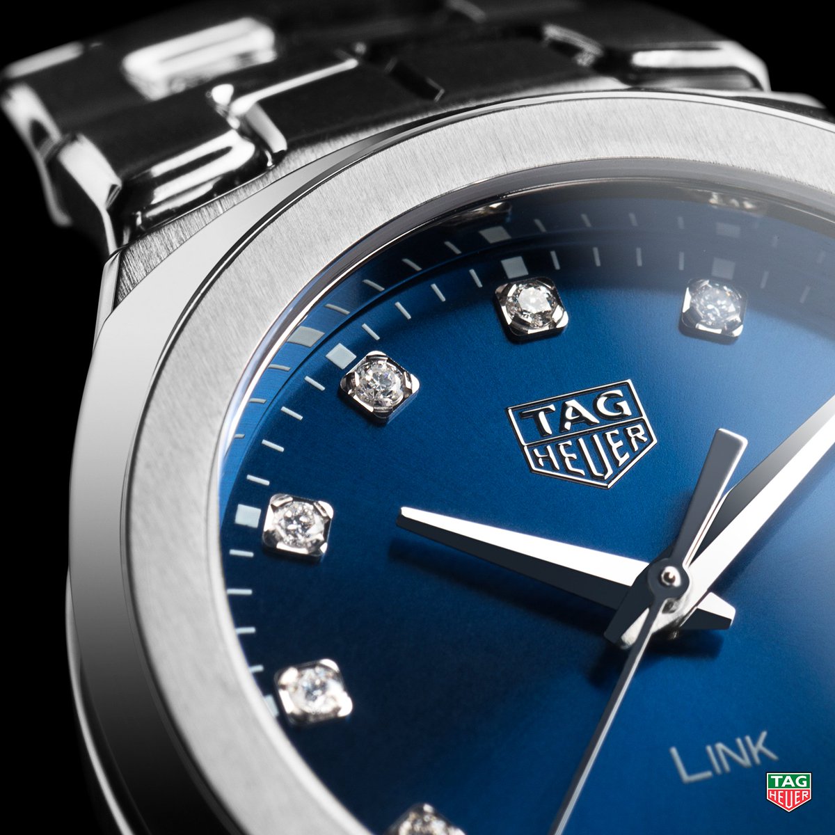 TAGHeuer's tweet photo. A versatile timepiece with classic appeal, the TAG Heuer Link Lady Blue and Diamonds. More at: https://t.co/nbbhTME0Oy #BaselWorld2017 https://t.co/Ts5Cx9FI8t