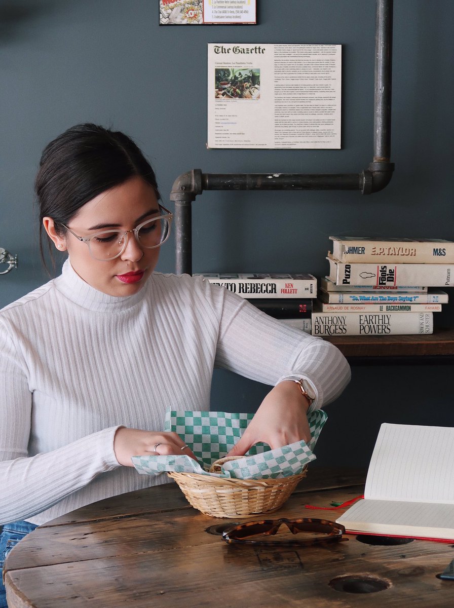 Contemplez son repas avant de le savourer, une activité qui plait à tous! 😉👌 #LaPanthereVerte