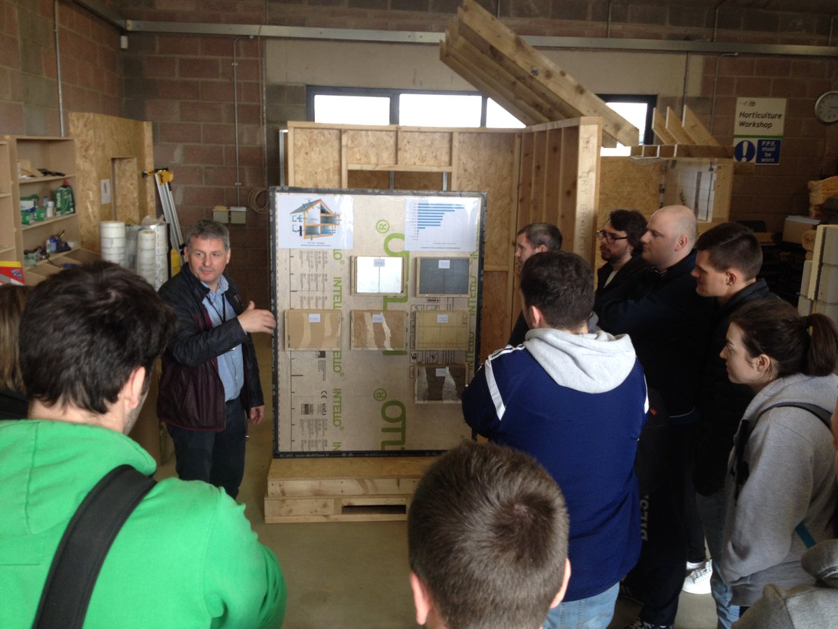 TUDublinEntEng's tweet photo. First Demo in the new Low Energy Building Training Facility @itbdublin #airtightness #Insulation #QualiBuildTraining @Qualibuild https://t.co/yiMPOqpR98